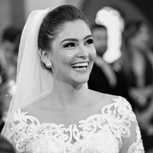 Meet your Posher, Júlia